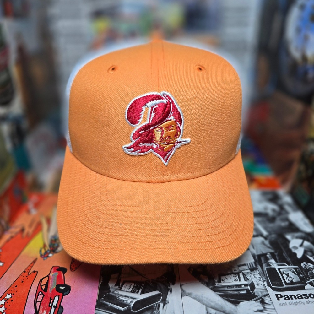 Tampa Bay Buccaneers New Era Retro Logo NFL Football Trucker Snapback Hat